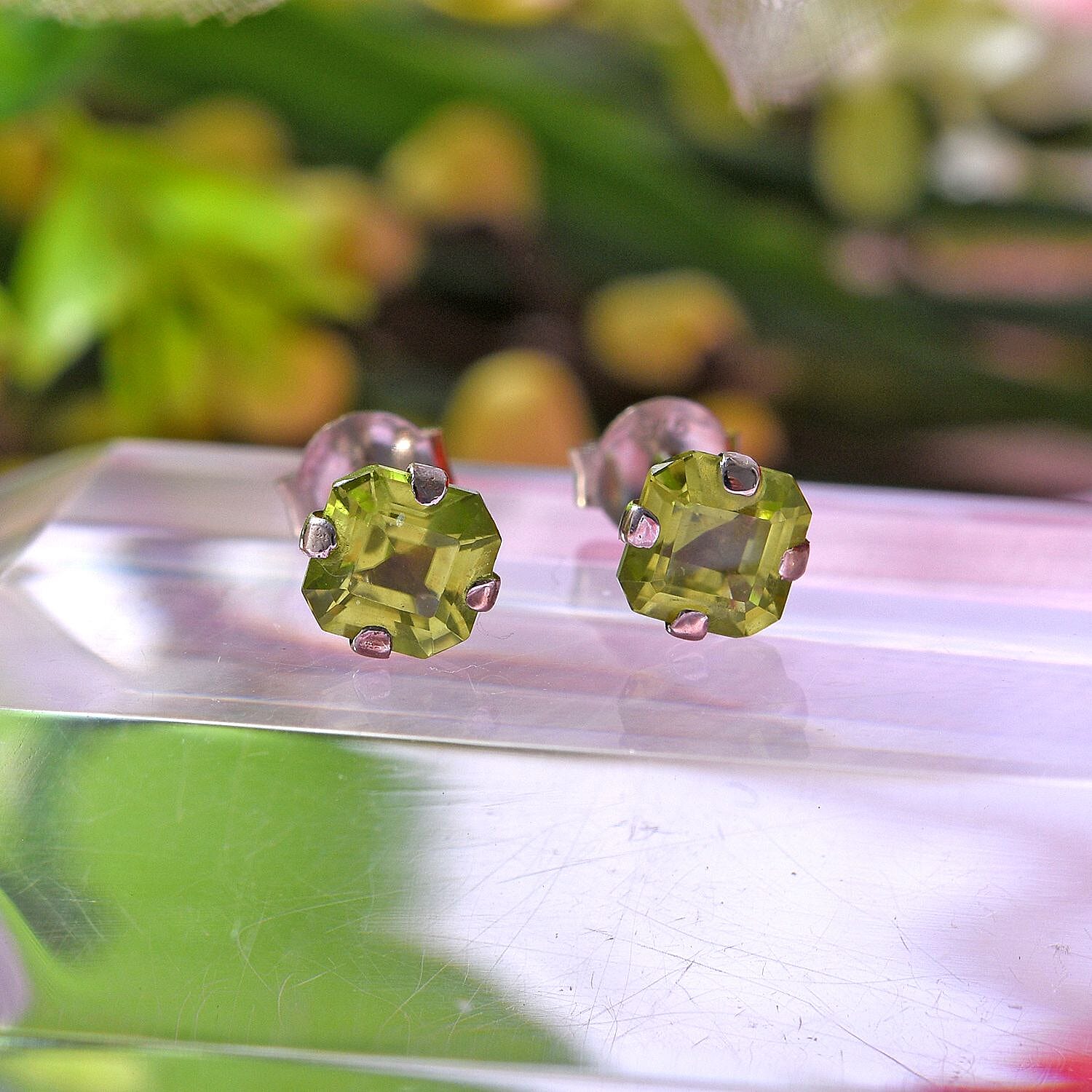 9K White Gold Hebei Peridot Solitaire Earrings