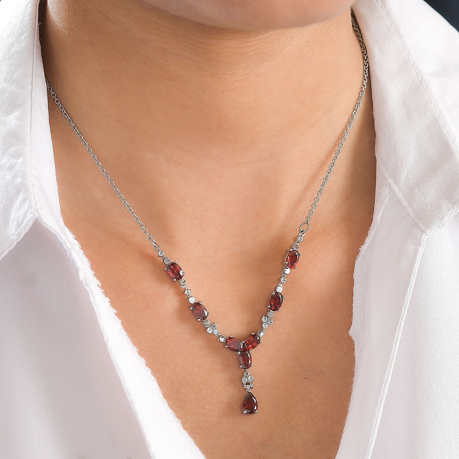 Mozambique Red Garnet and Natural Zircon Necklace (Size-20) with Magnetic Clasp 5.65 Ct