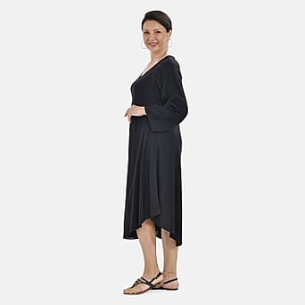 https://tjcuk.sirv.com/Products/75/4/7546517/Tamsy-100-Viscose-Printed-Midi-Dress-Curve-Size-20-26-Black_7546517_2.jpg?w=342&h=342