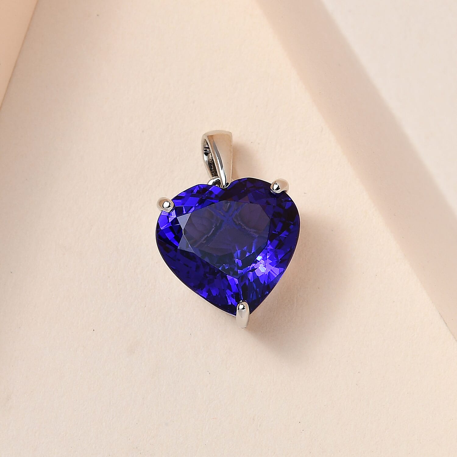 950 Platinum AAAA Tanzanite Heart Pendant 6.12 Ct