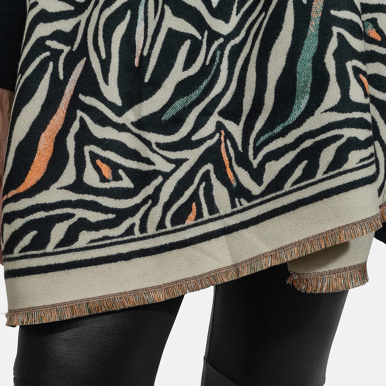 Closeout Deal - New Arrival Fluffy Scarf - Beige & Black