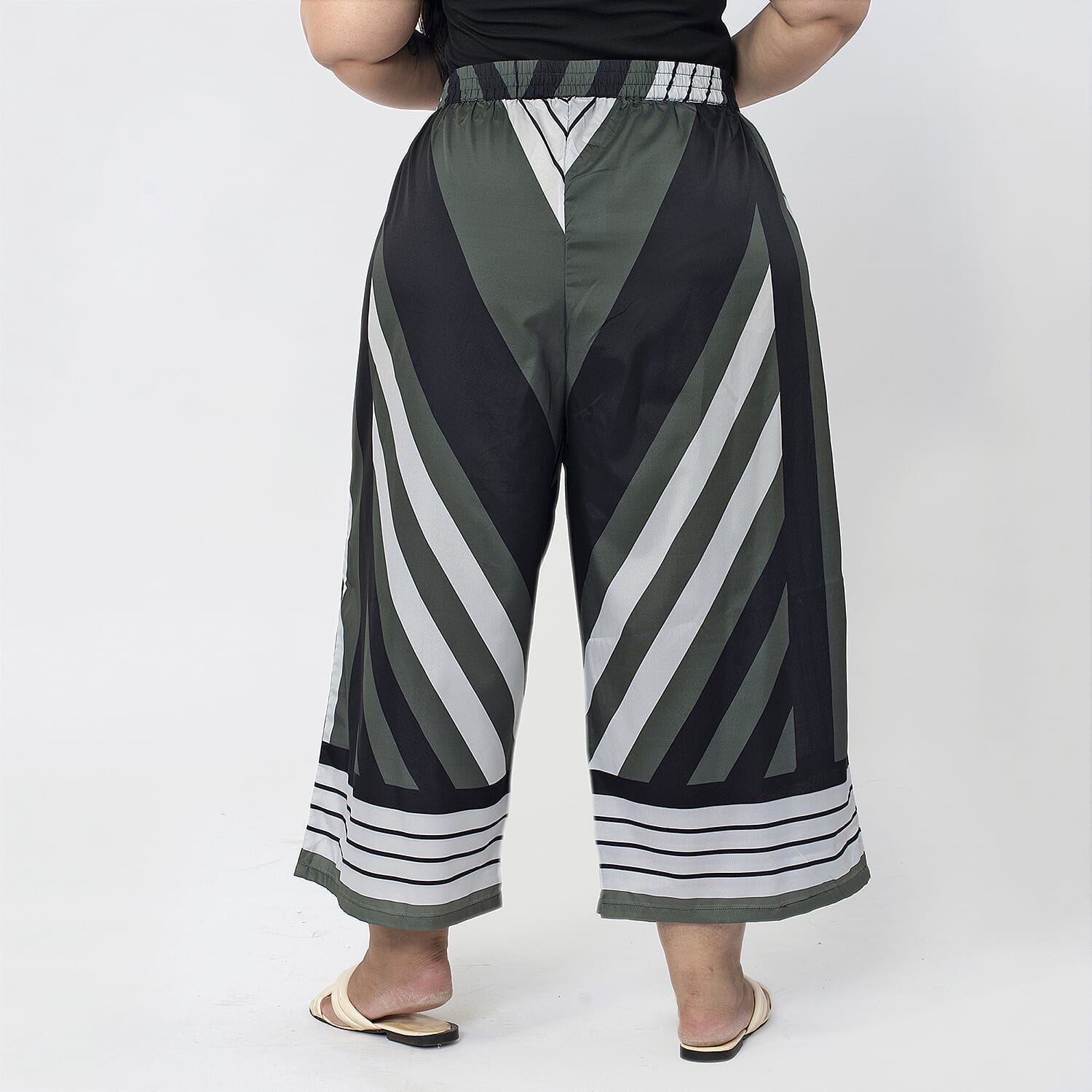 TAMSY Printed Wide Leg Trousers (Size XXL, Inside Leg Lenth 53 cm) - Chevron