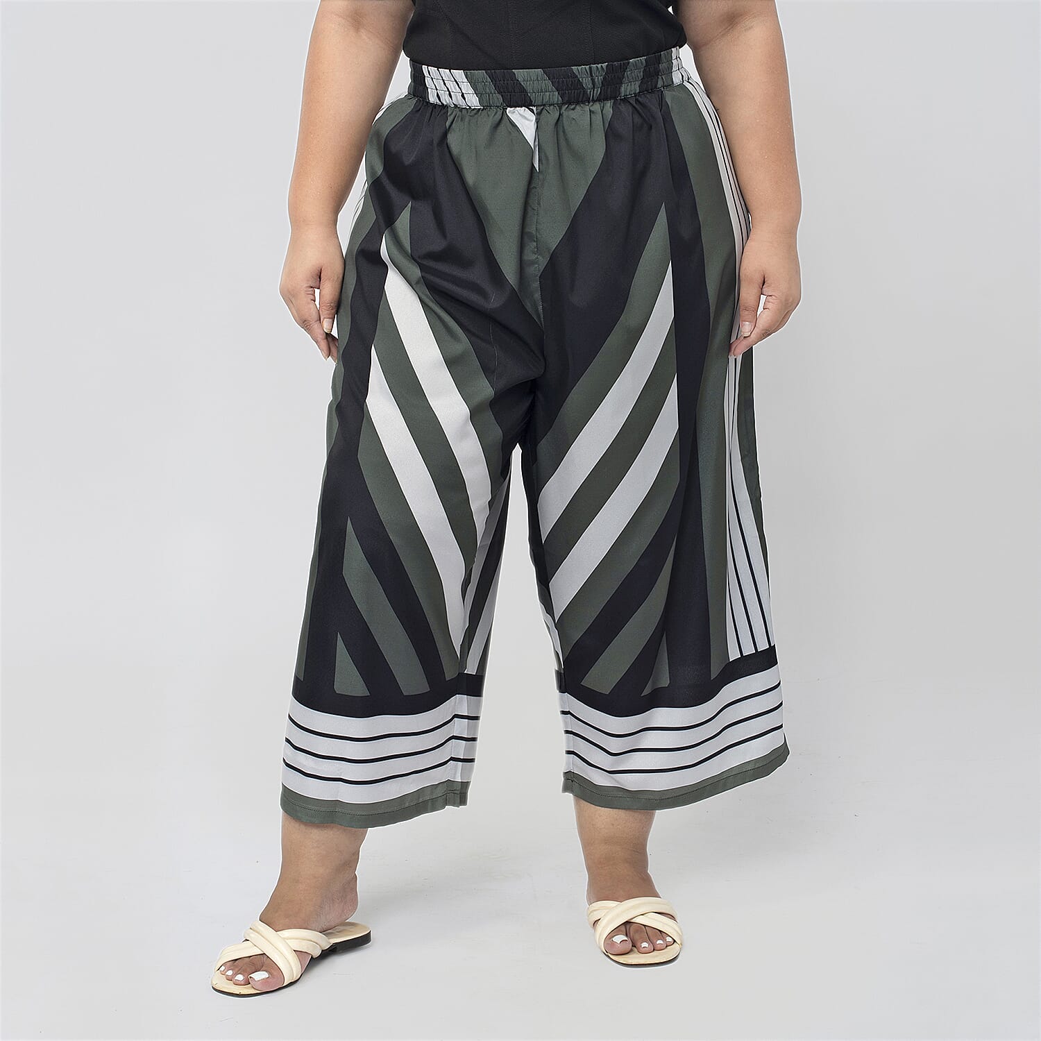 TAMSY Printed Wide Leg Trousers (Size XXL, Inside Leg Lenth 53 cm) - Chevron