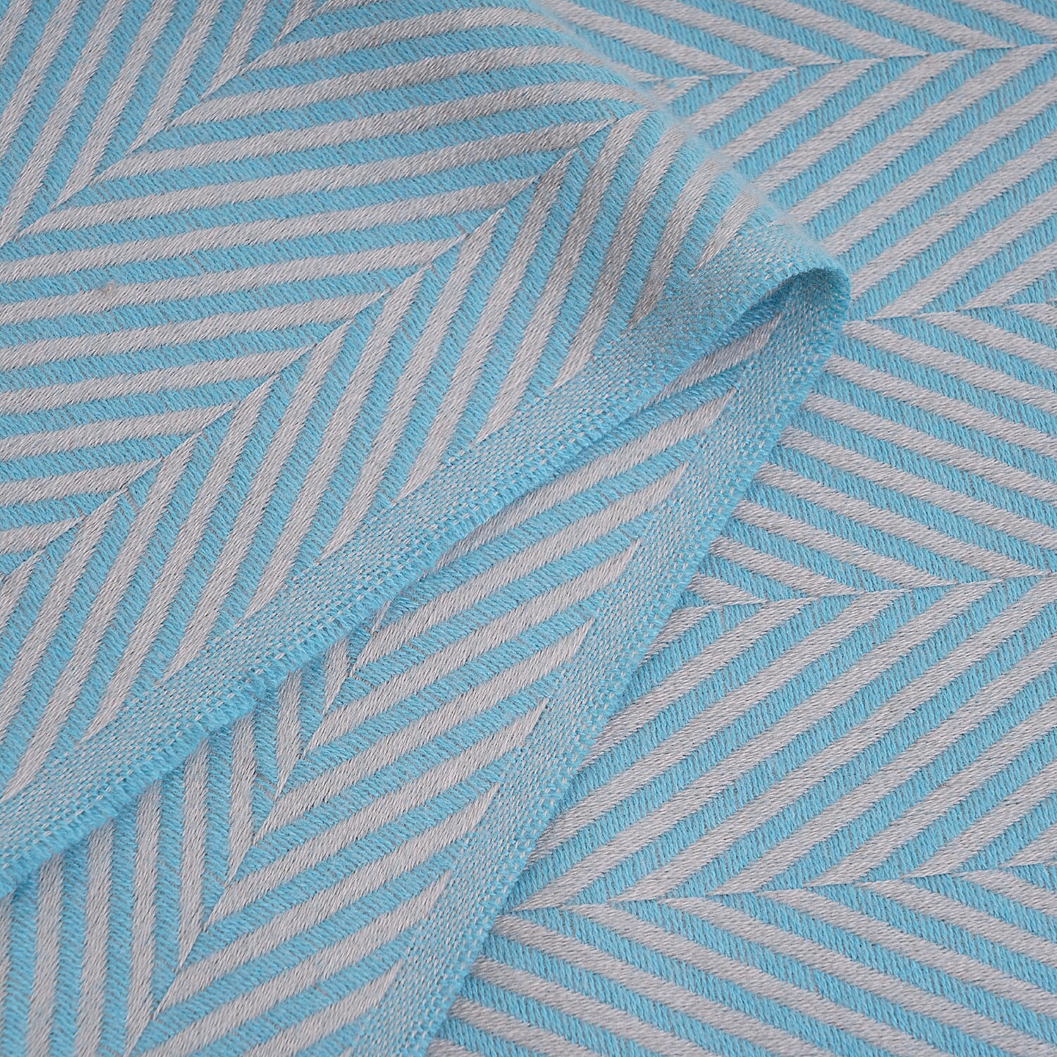 Closeout Deal - Zigzag Print Fluffy Scarf (One Size 185x67 cm) - Green