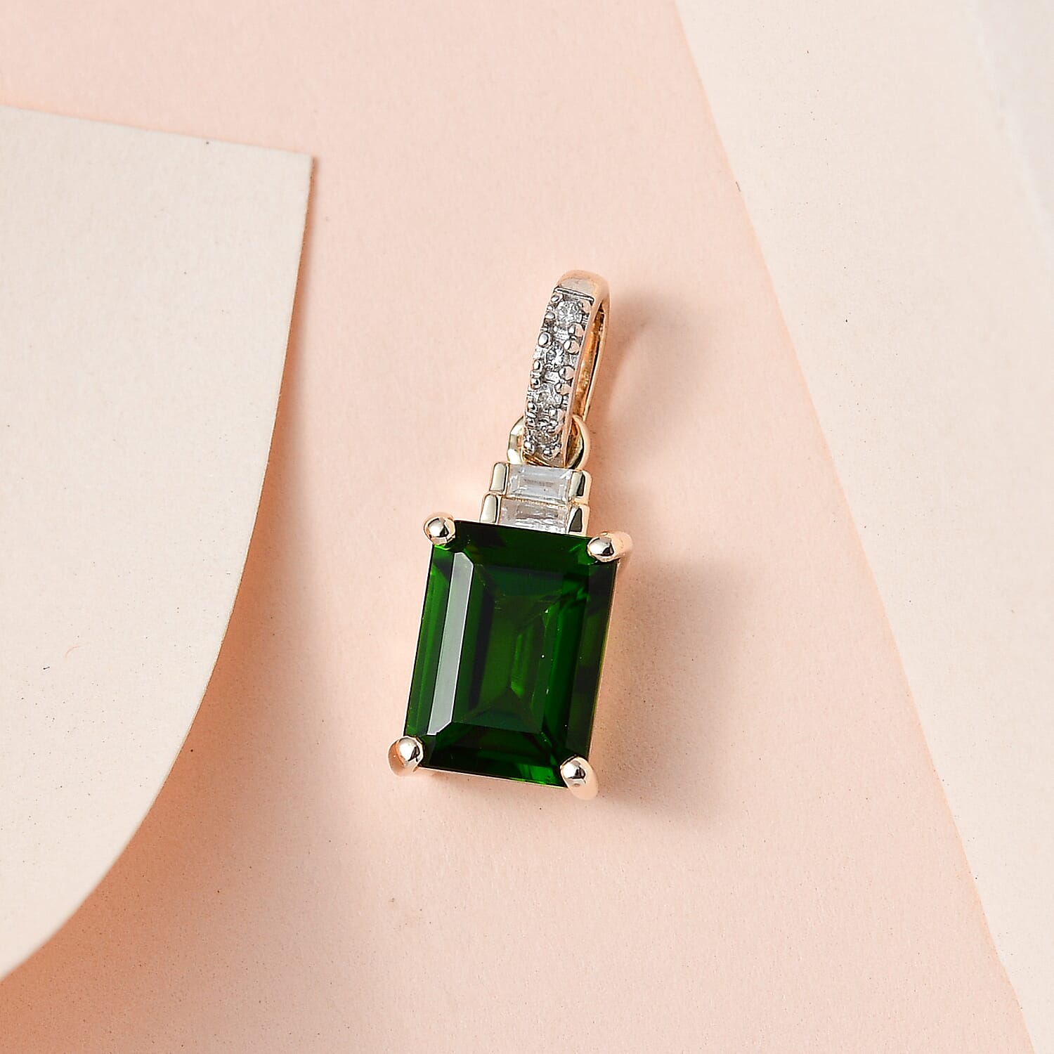 9K Yellow Gold Natural Chrome Diopside and Diamond Pendant 1.61 Ct