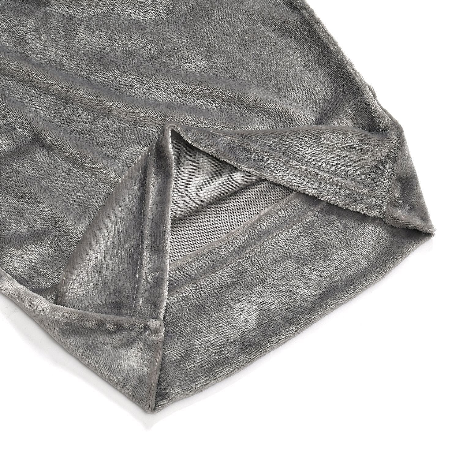 NEW - Sherpa Comforter & 2 Pillow Cases - Navy