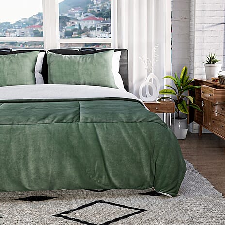 NEW - Sherpa Comforter (Size UK King) - 2 Pillow Cases (Size 75x50cm) - Mint