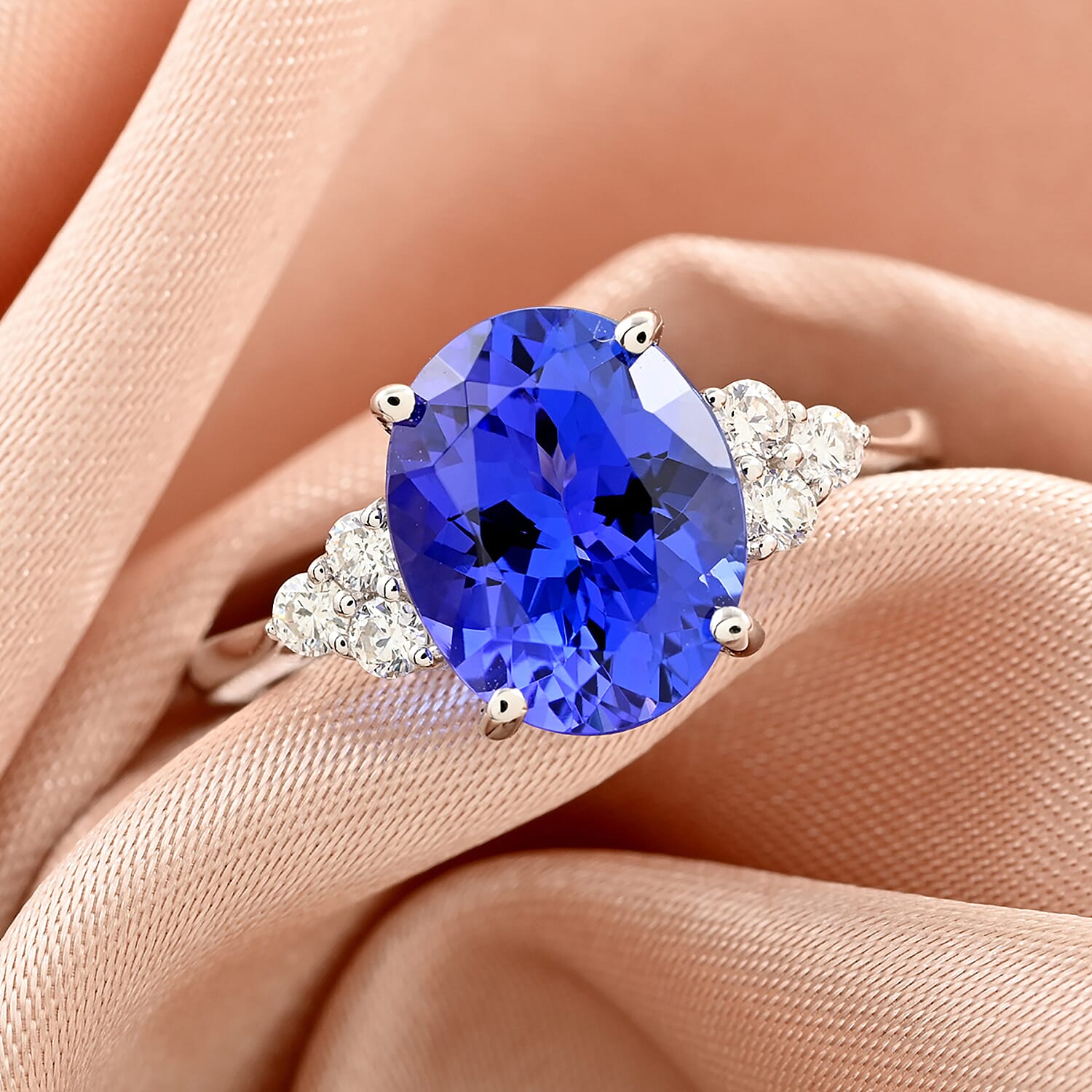 950 Platinum AGI Certificate AAAA Tanzanite White Diamond (VS-E-F) Ring 3.00 Ct, Platinum Wt. 4.40 Gms