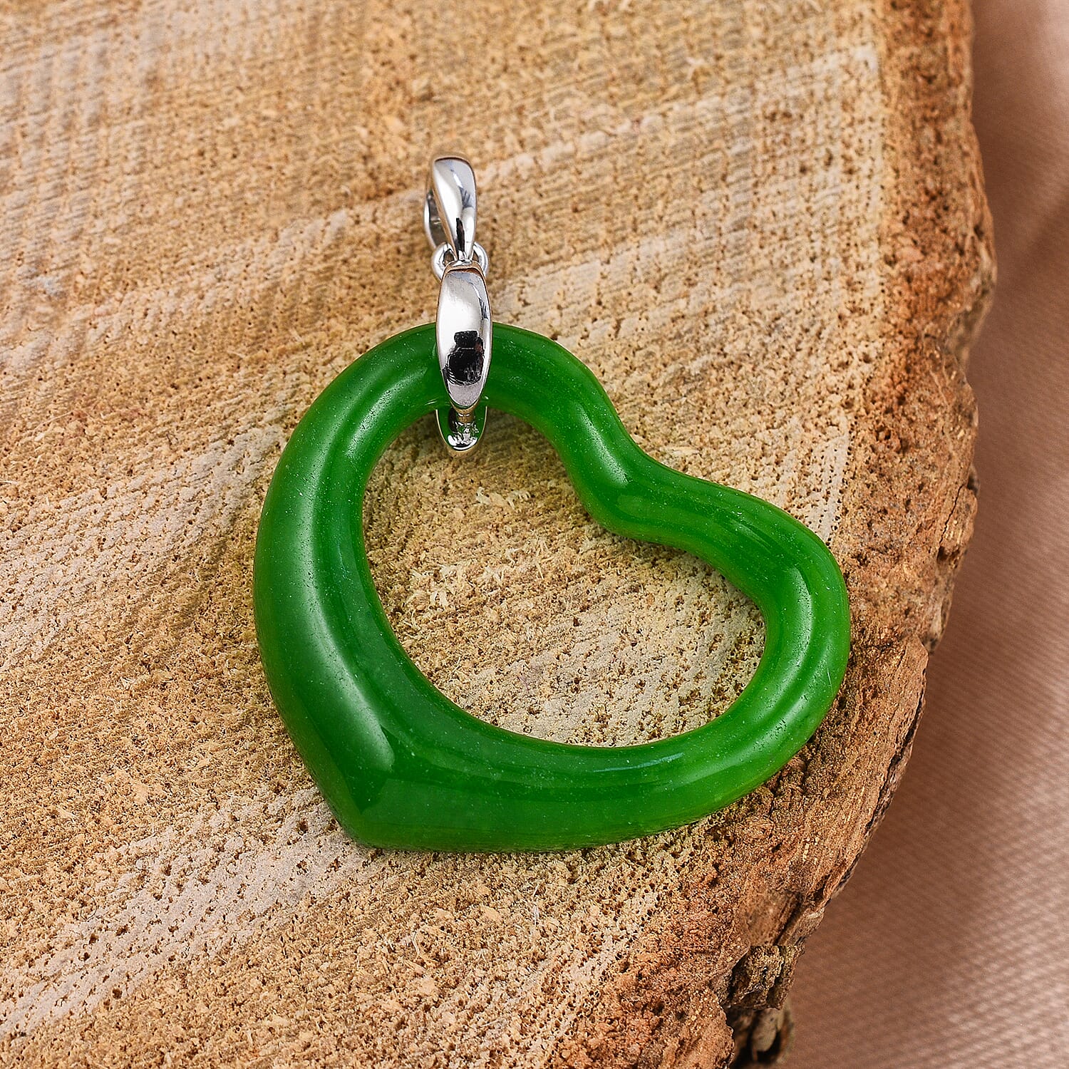 Green Jade Heart Pendant in Rhodium Overlay Sterling Silver 16.00 Ct