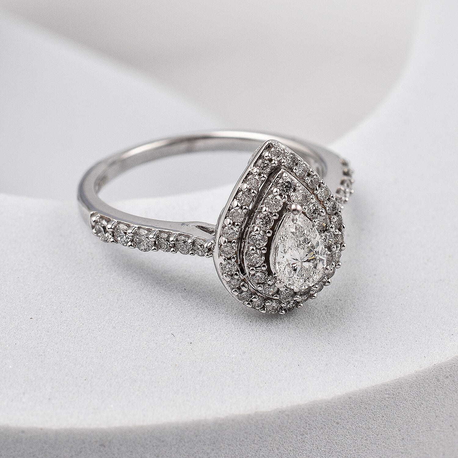 Manhattan Close Out Deal - 14K White Gold Diamond (SI-I1-G-H) Ring 0.75 Ct