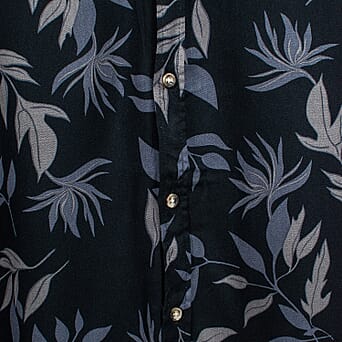 https://tjcuk.sirv.com/Products/75/6/7566243/Leaf-Print-Half-Sleeves-Mens-Shirt-Size-M-Black_7566243_3.jpg?w=342&h=342