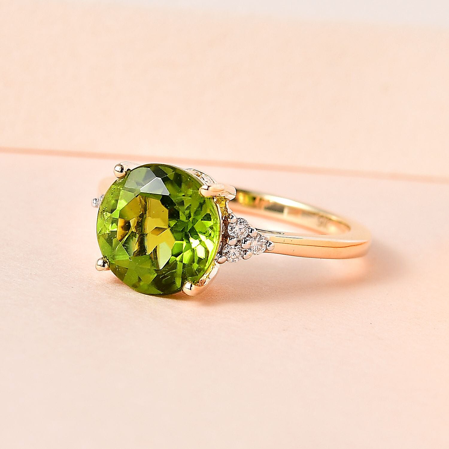 9K Yellow Gold Hebei Peridot and Moissanite Ring 3.16 Ct