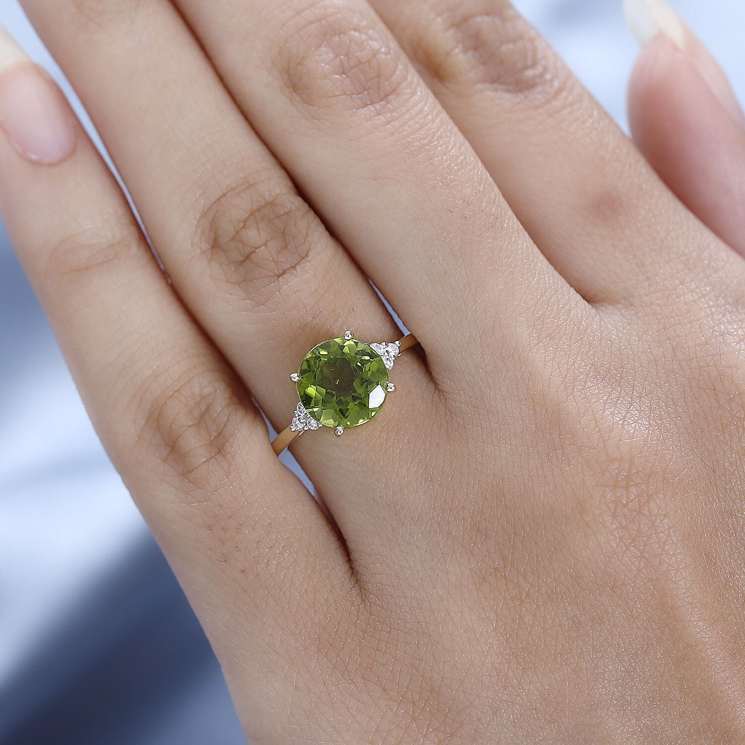 9K Yellow Gold Hebei Peridot and Moissanite Ring 3.16 Ct