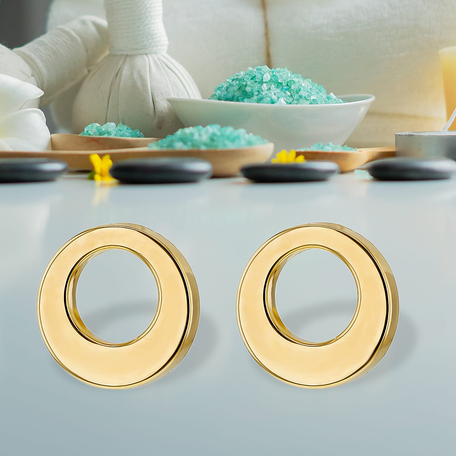 9K Yellow Gold Earring, Gold Wt. 0.3 Gms 9K Yellow Gold Earring, Gold Wt. 0.3 Gms