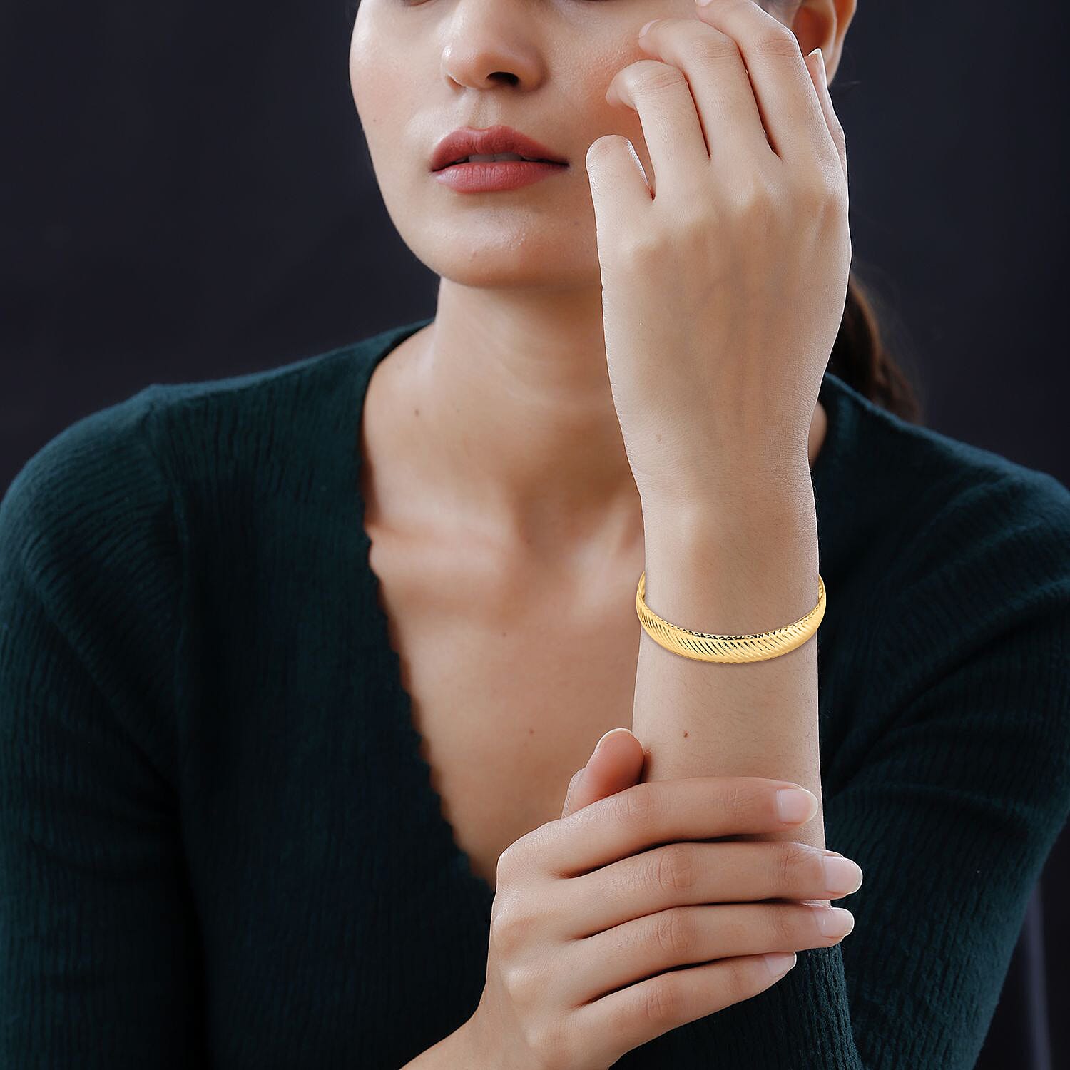 Maestro Collection - 9K Yellow Gold Bangle (Size - 7.5 ), Gold Wt. 6.00 Gms