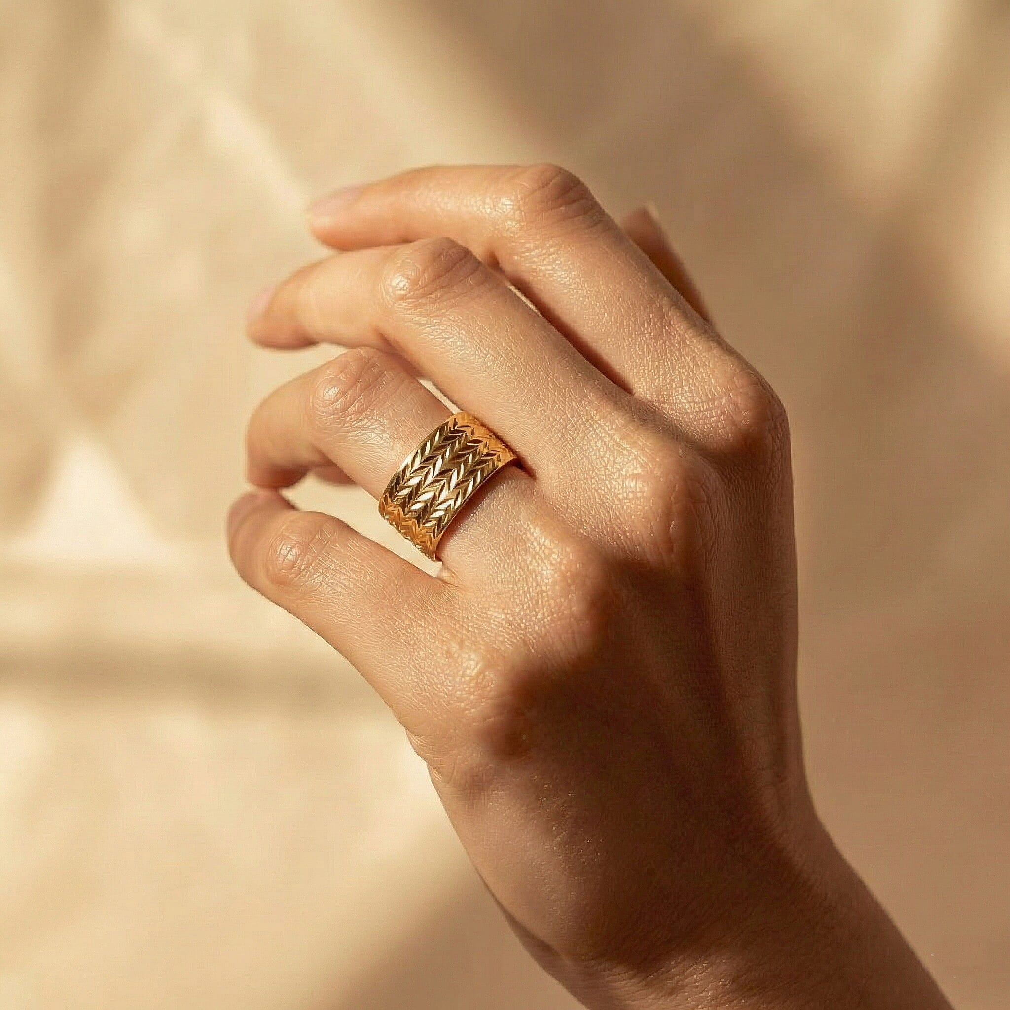 Maestro Collection - 9K Yellow Gold Diamond Cut Band Ring