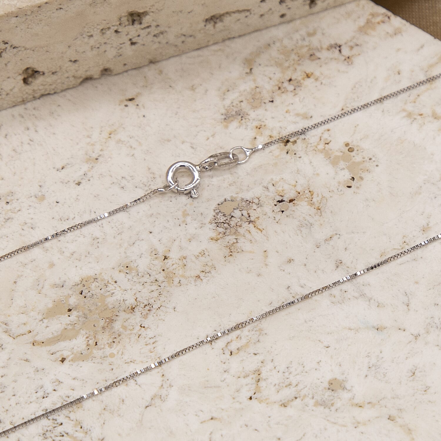 18K White Gold Venetian Box Chain With Spring Ring Clasp (Adjustable Size - 18-20)