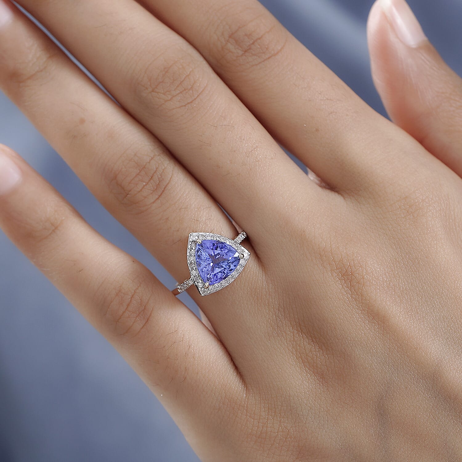 14K Yellow Gold AAA Tanzanite and Diamond Ring 3.01 Ct