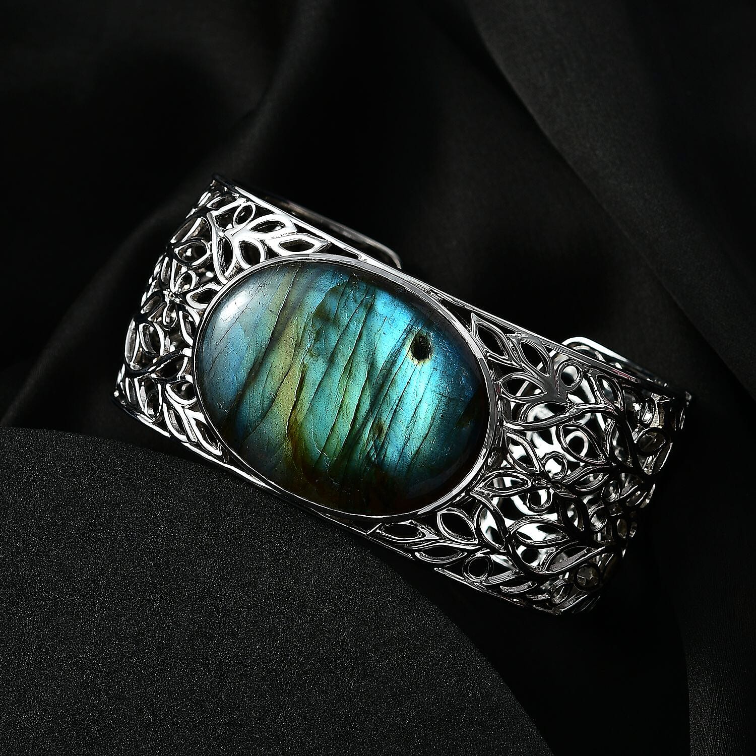 One Time Deal- Labradorite Solitaire Bangle (Size 7.5)  68.11 Ct.