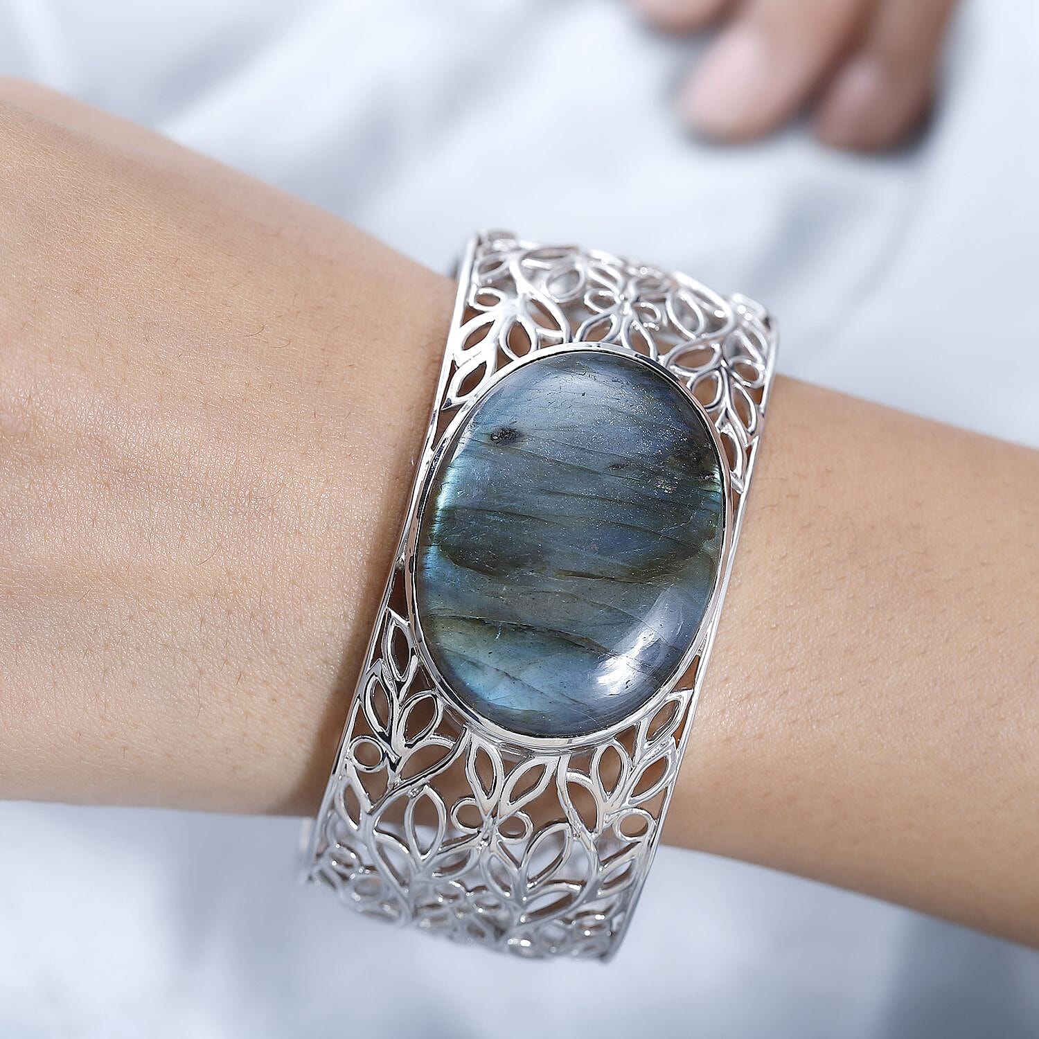 One Time Deal- Labradorite Solitaire Bangle (Size 7.5)  68.11 Ct.