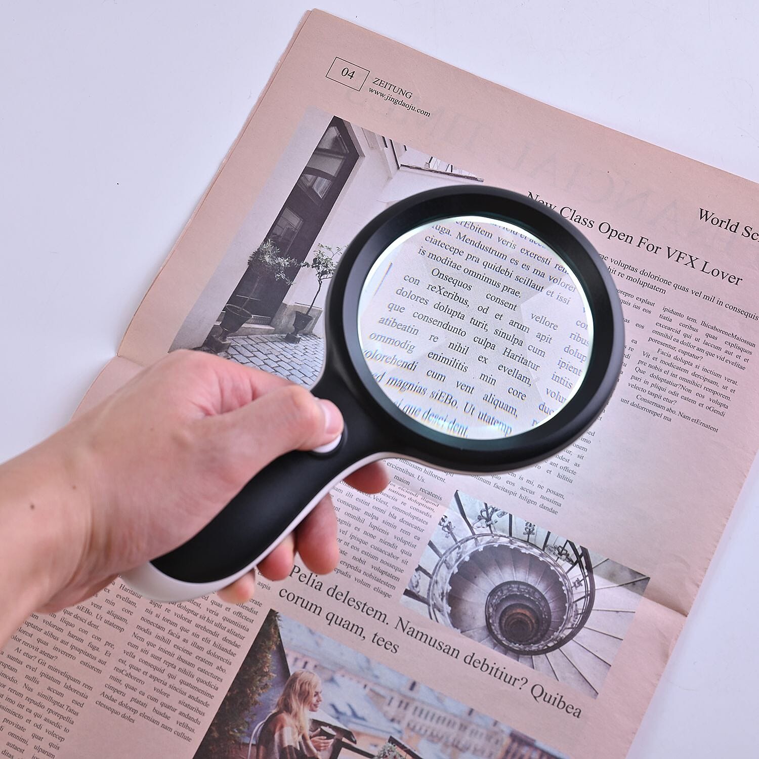 Patterned Reading Glass - Black & Gold