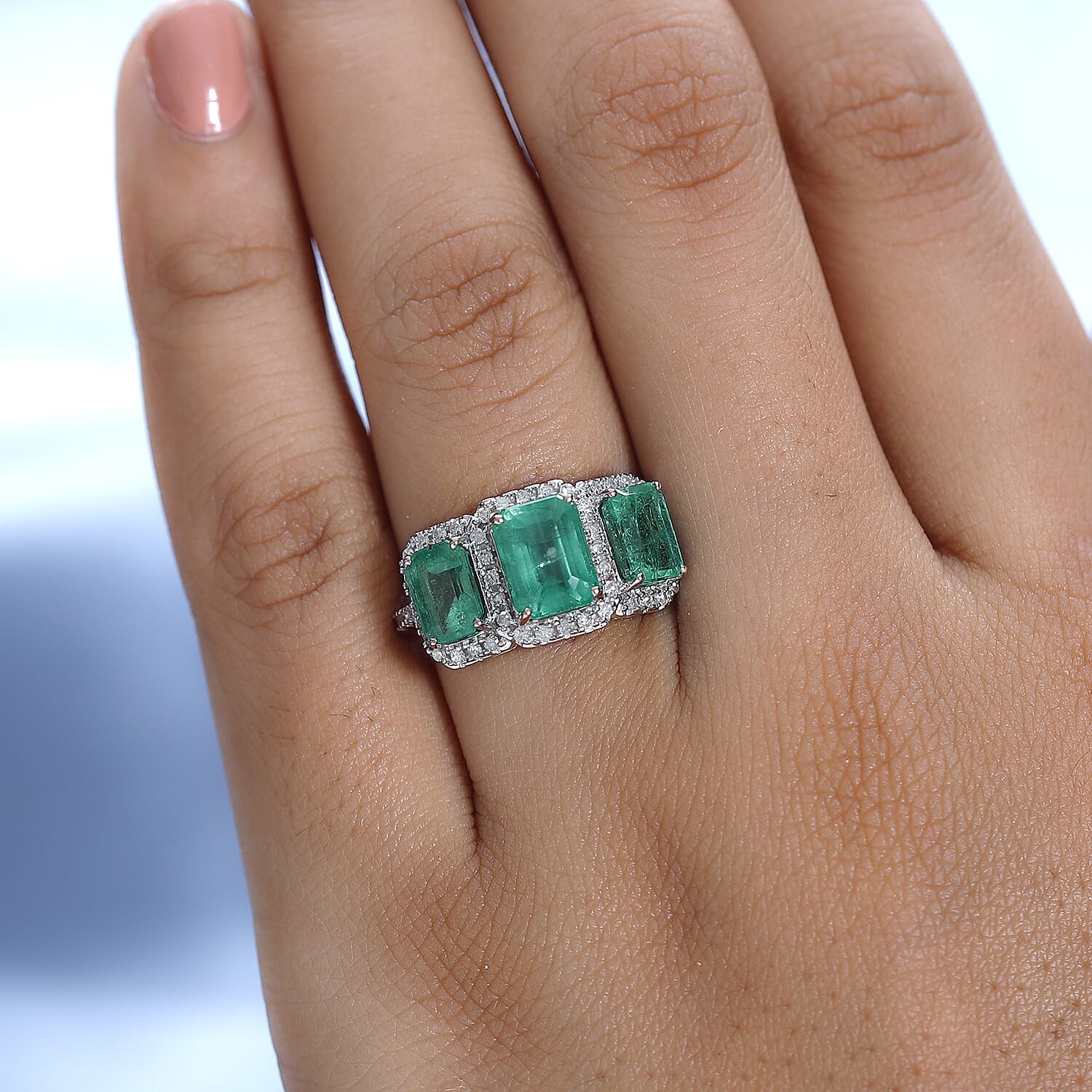 Tjc emerald store rings