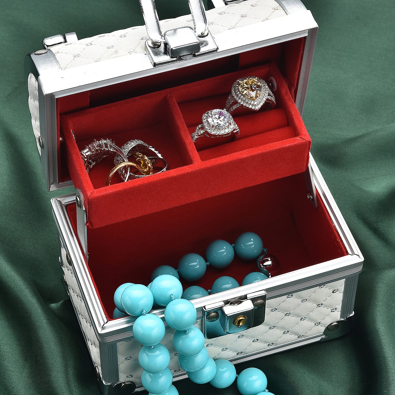 2 Layer Quilted Pattern Aluminium Jewellery Organizer with Handle, Lock and Inside Mirror - Cream