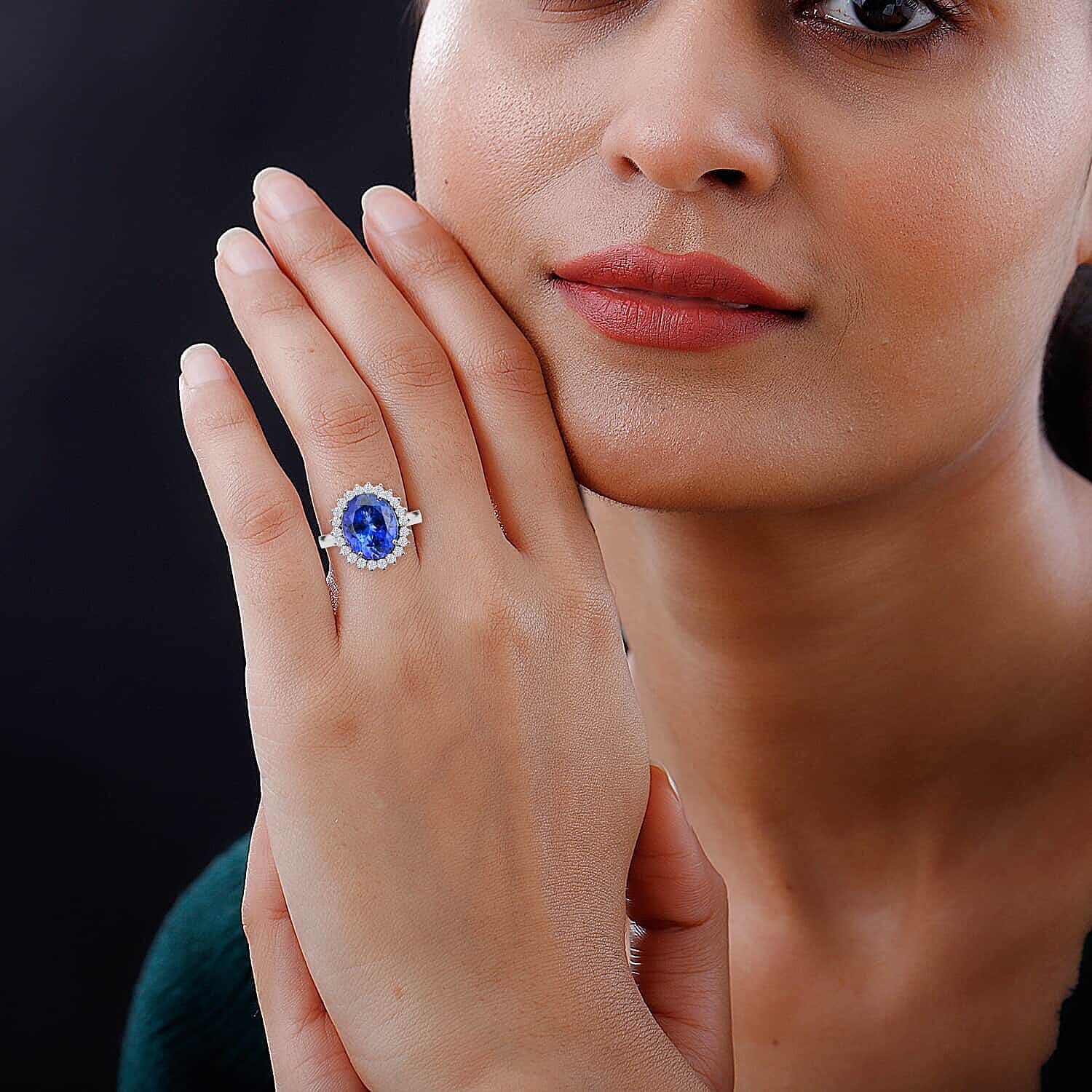 950 Platinum  AAAA  Tanzanite  White Diamond VS Ring 5.75 ct,  Platinum Wt. 6.9 Gms  5.750  Ct.