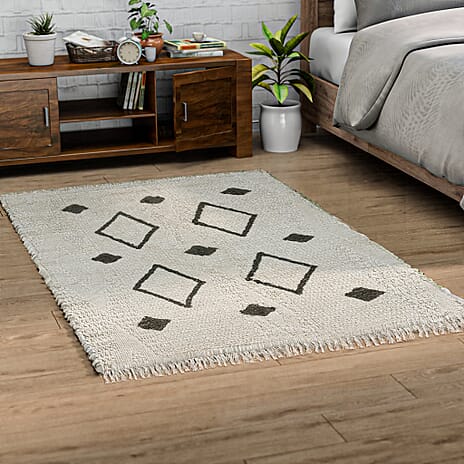 Handmade In India 100% Cotton Tufted Area Rug (Size 152 x 90 cm) - Cream Diamond Pattern