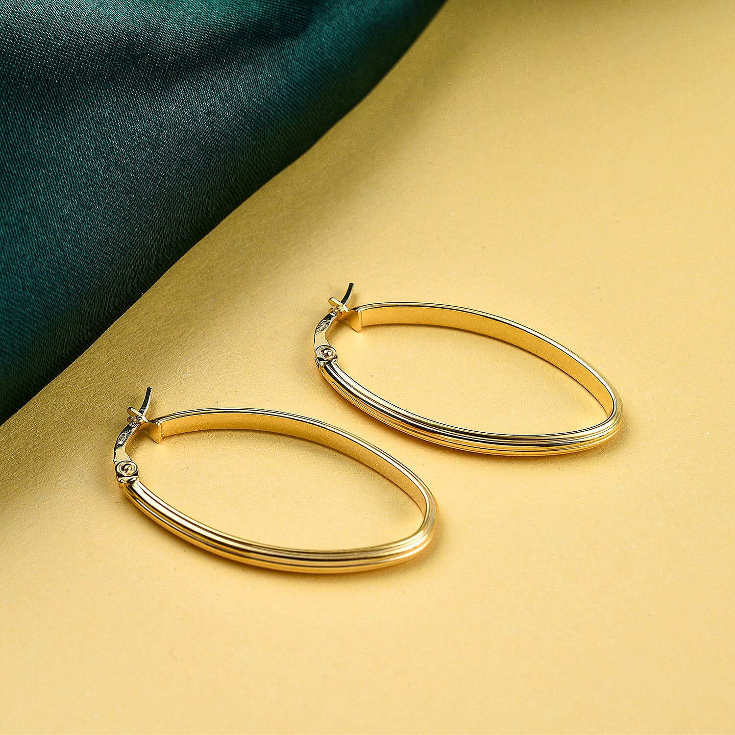 Maestro Collection - 9K Yellow Gold Hoop Earrings