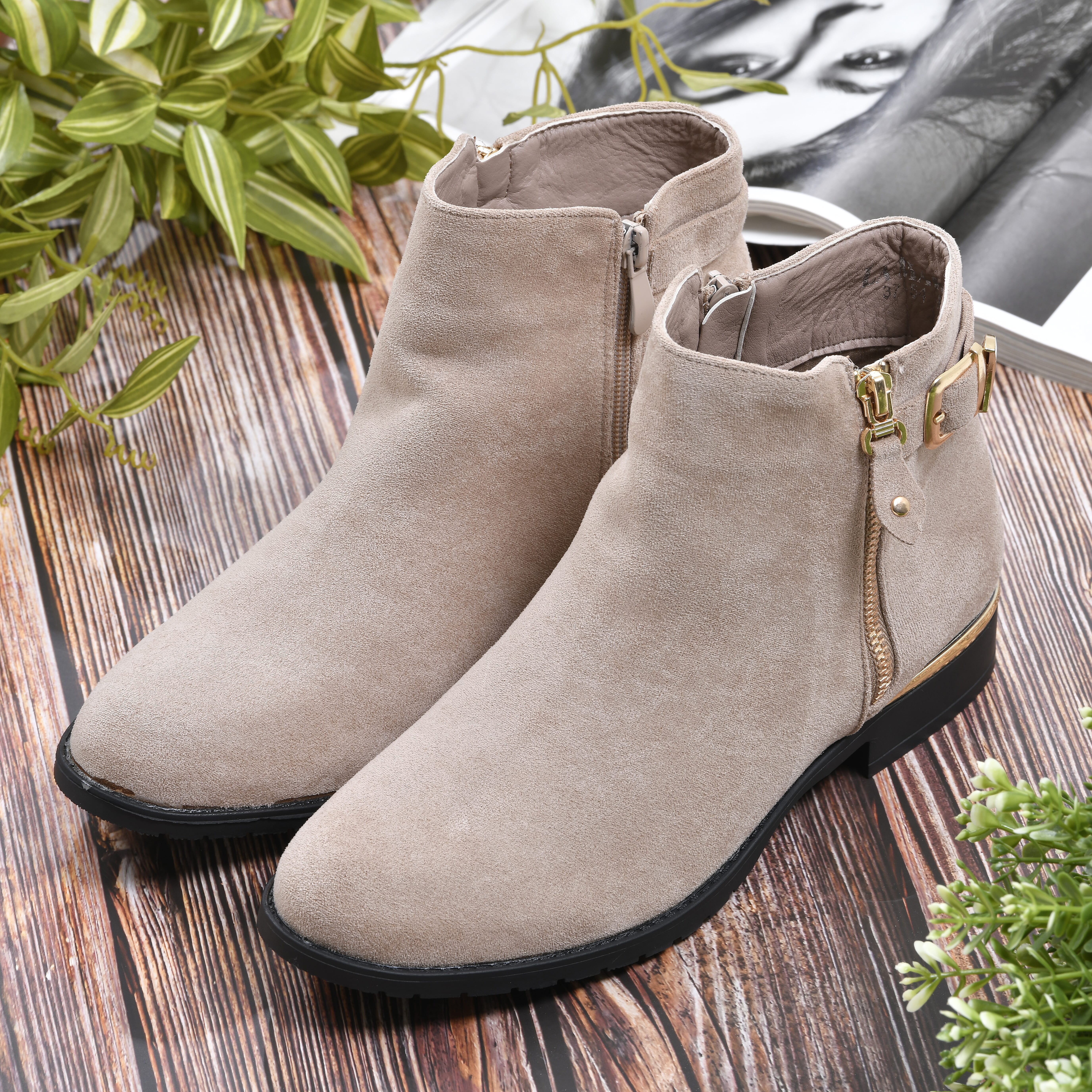 Ankle Boots with Side Zipper - Black