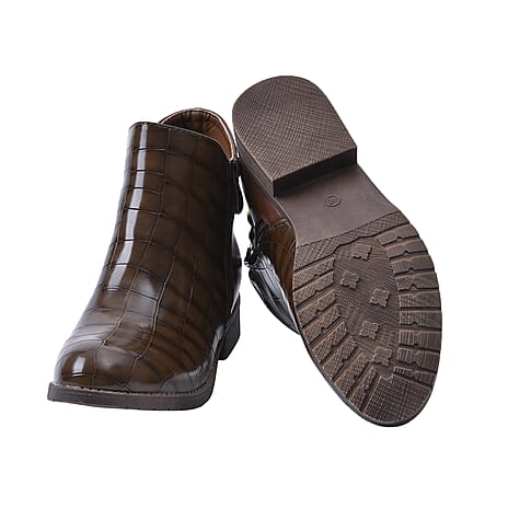 Croc Embossed Pattern Curb Chain Detail Ankle Boots (Size 6) - Brown