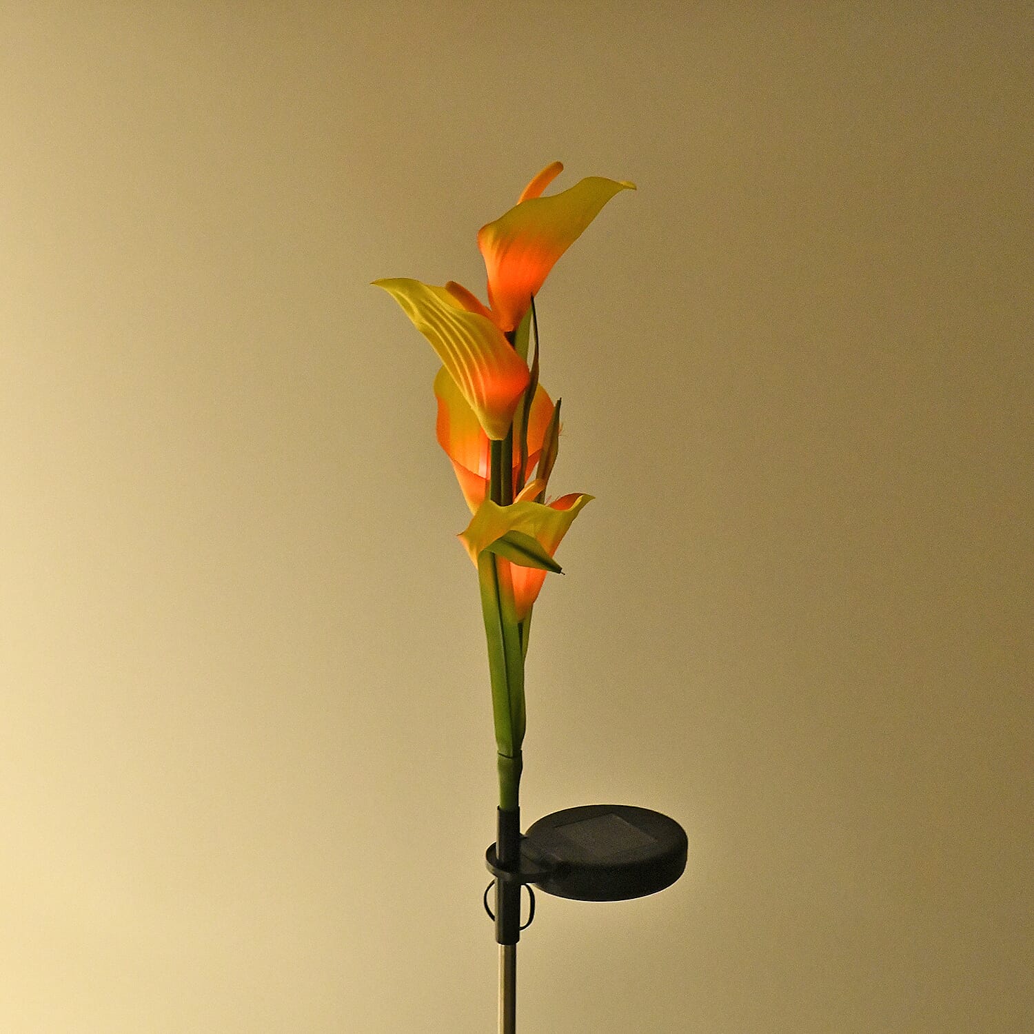 Calla Lily Solar Lamp with 4pcs RGB LEDs - Yellow