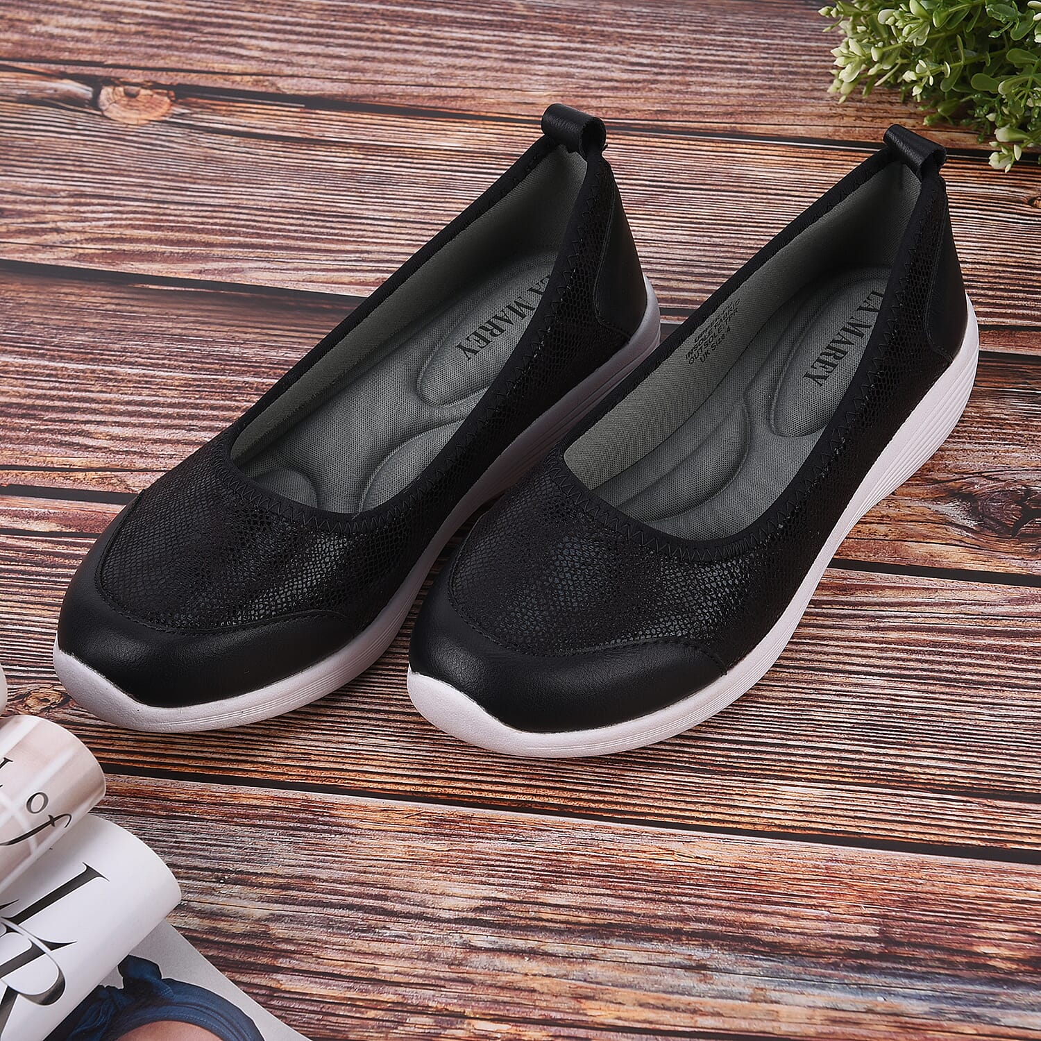 PASSAGE Snake Pattern Ladies Shoes - Black