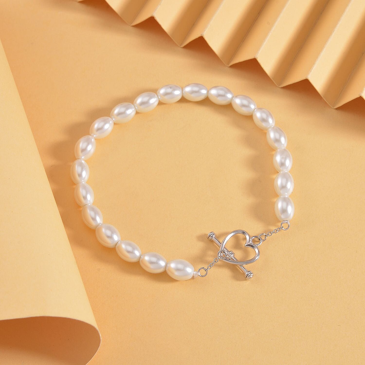 New York Close Out - White Shell Pearl Heart Charm Bracelet (Size - 7.5) in Rhodium Overlay Sterling Silver