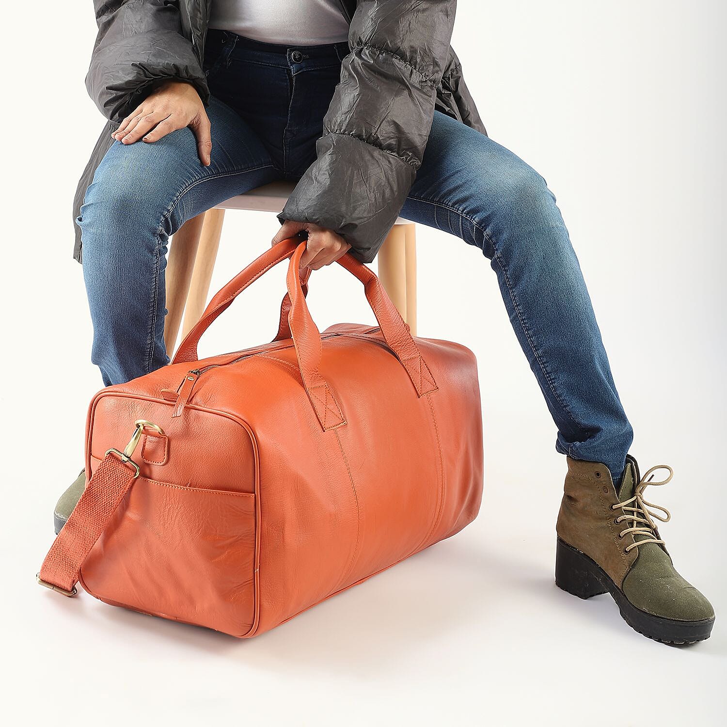 Vicenza CloseOut - 100% Genuine Leather Luggage Duffle Bag - Coral