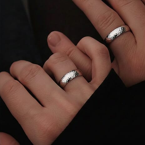 Royal Bali Collection - 9K White Gold Diamond Cut Band Ring