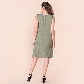 https://tjcuk.sirv.com/Products/76/1/7615375/TAMSY-100-Viscose-Plain-Sleeveless-Dress-Green_7615375_1.jpg?w=342&h=342