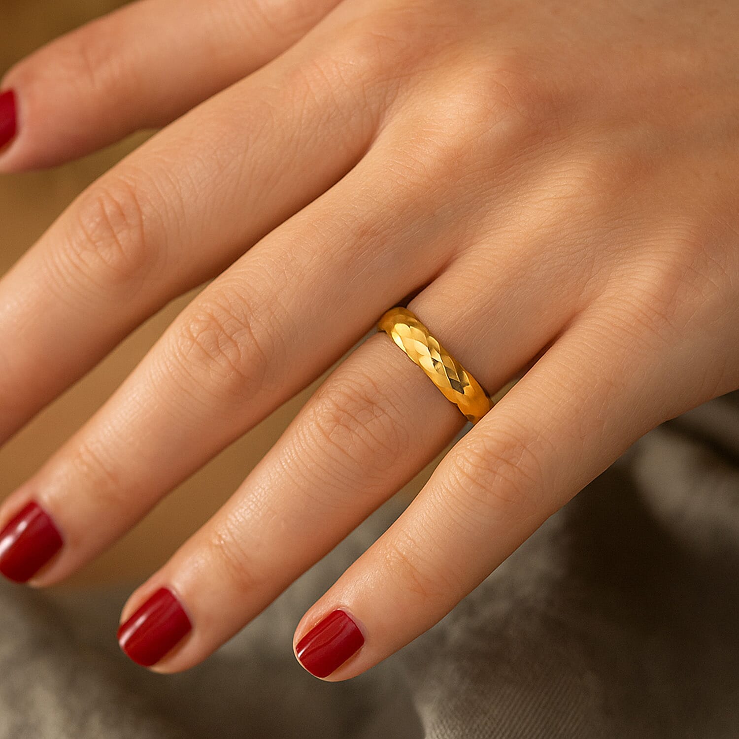 Wedding Band Ring in 9K Yellow Gold