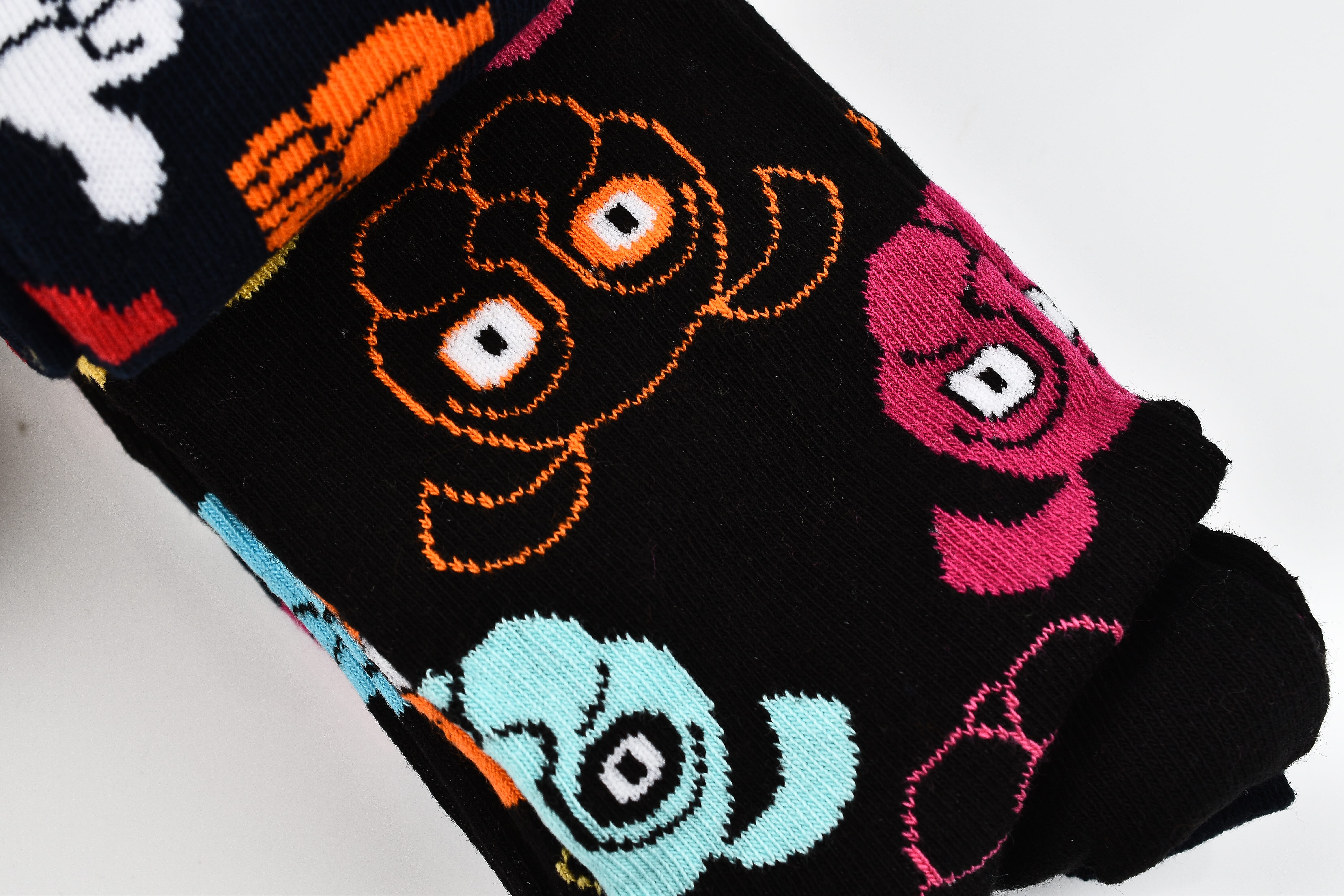 Branded Close Out - 4 Pairs - Organic Combed Cotton - Animal  and Dots Pattern Socks