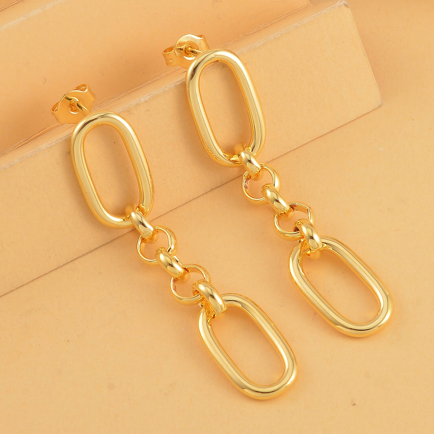 Chain Earrings in Yellow Gold Tone