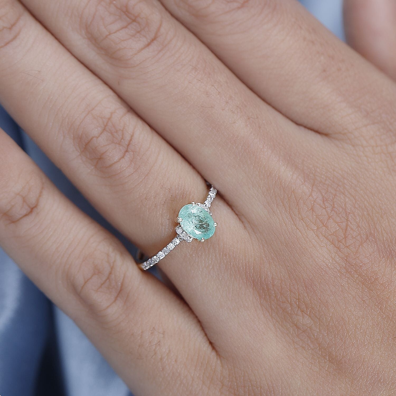 9K Yellow Gold Colombian Emerald & Diamond Ring 0.89 Ct