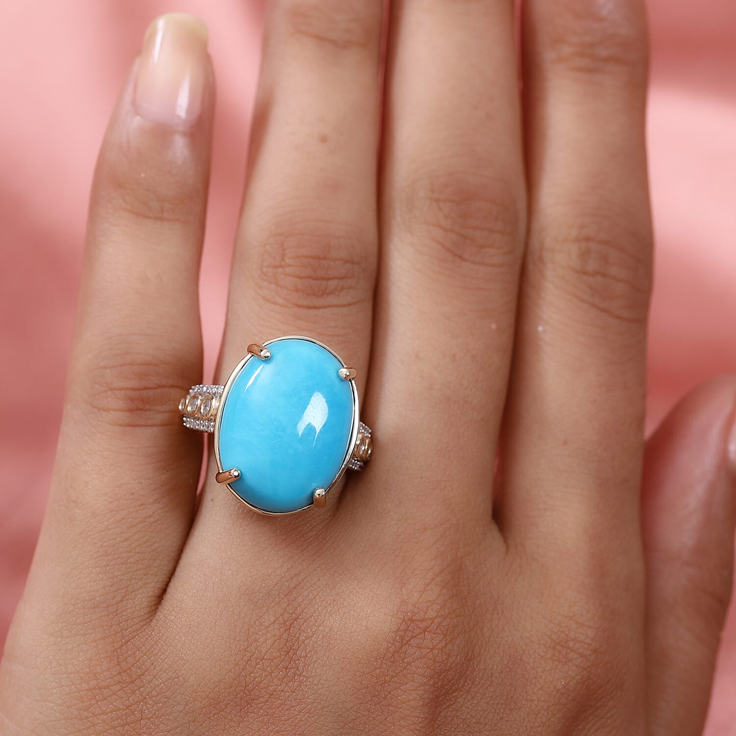 9K Yellow Gold Extremely Rare Size Arizona Sleeping Beauty Turquoise (OV 20X15 12.00 Cts) and Diamond Ring 12.34 Ct.