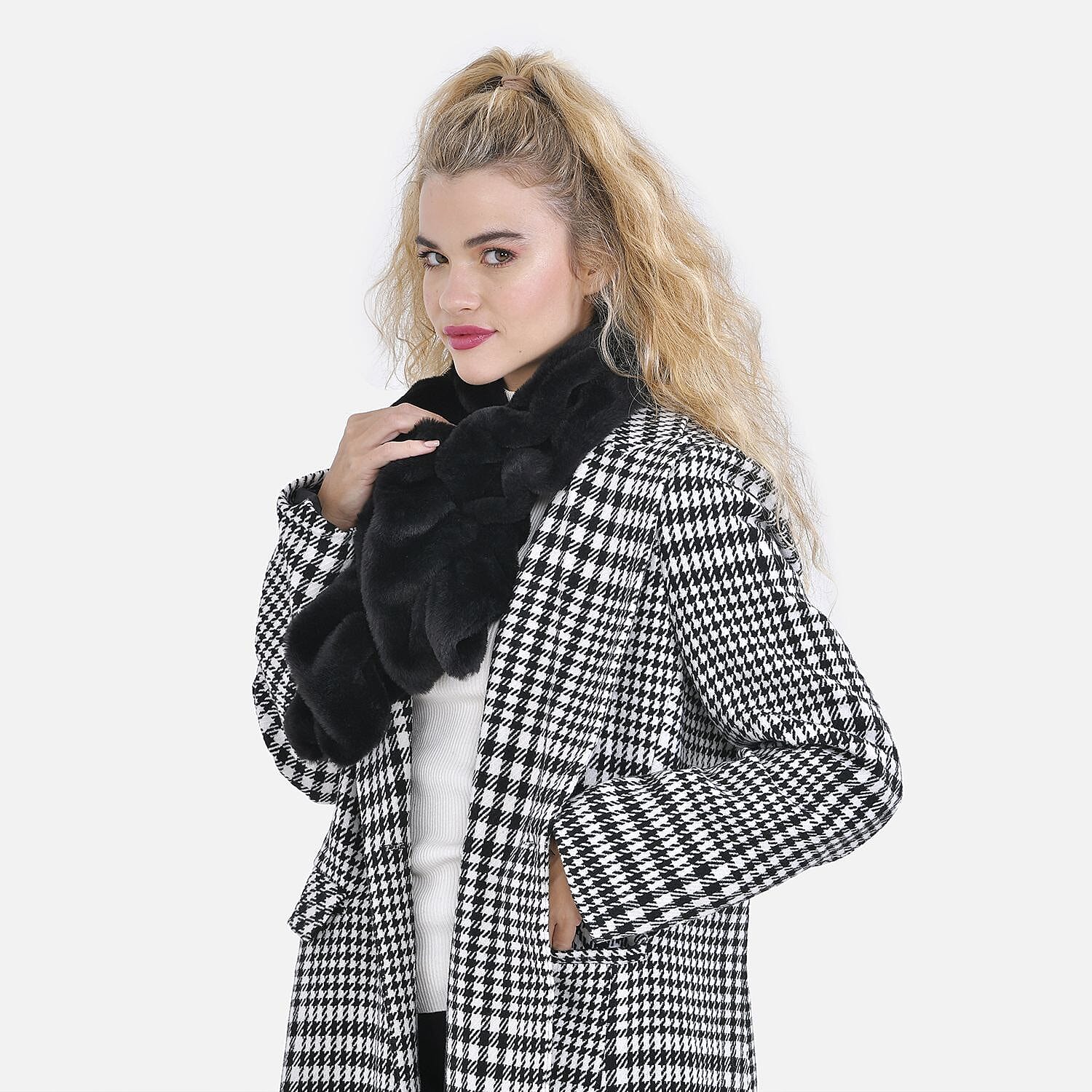 Closeout Deal - New Arrival Faux Fur Scarf (Size- One Size, 92x15cm) - Black