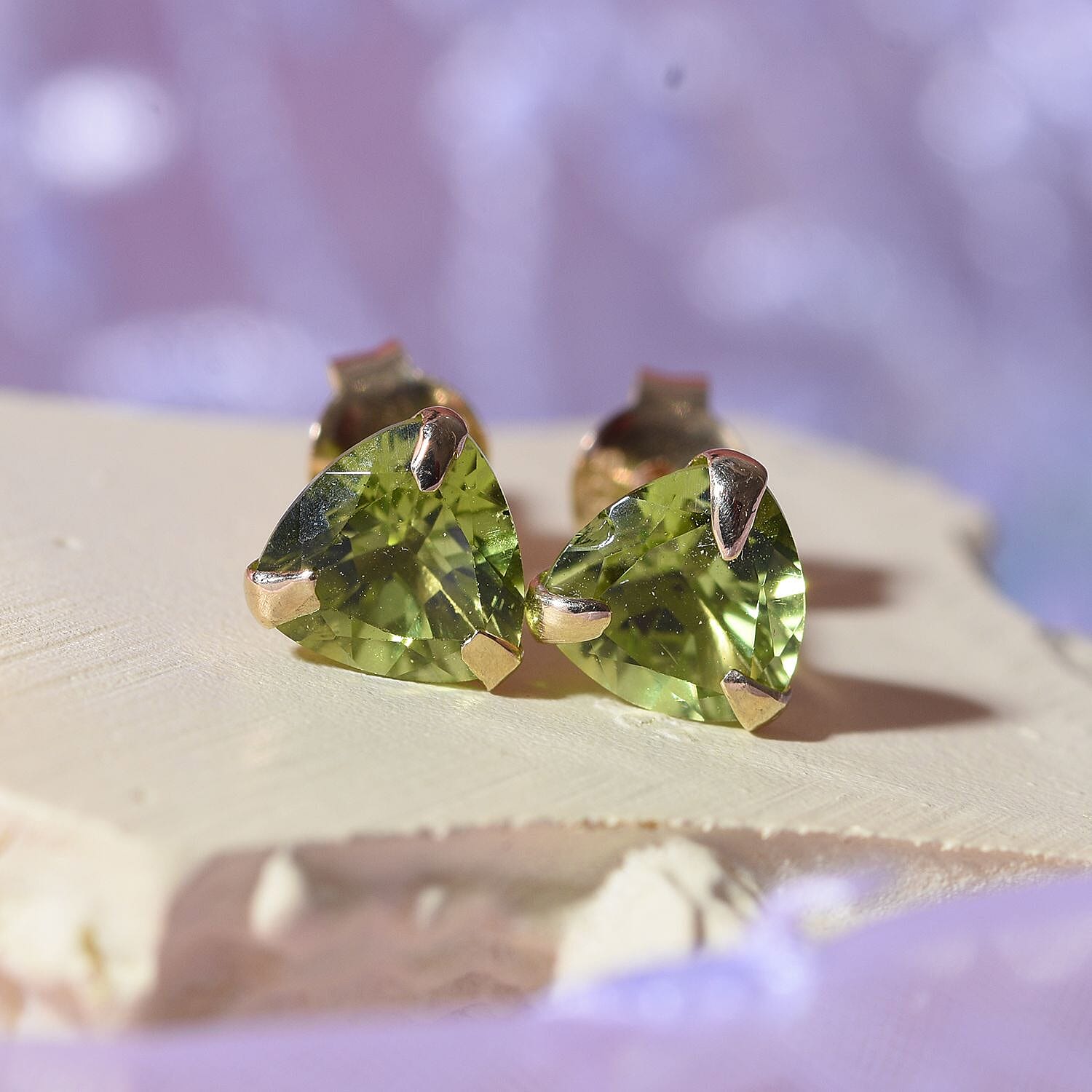 No Brand 9K White Gold AA Peridot Earring 1.40 ct, Gold Wt. 0.25 Gms 1.770 Ct.