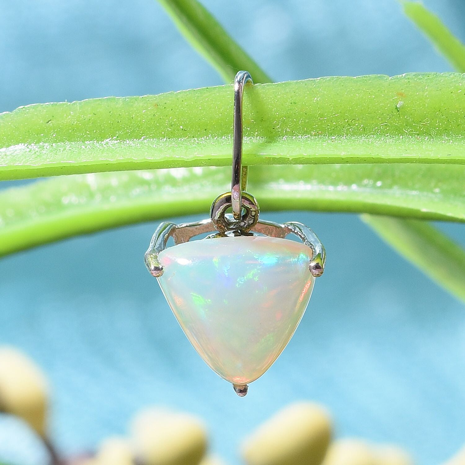 9K White Gold Ethiopian Welo Opal Solitaire Pendant