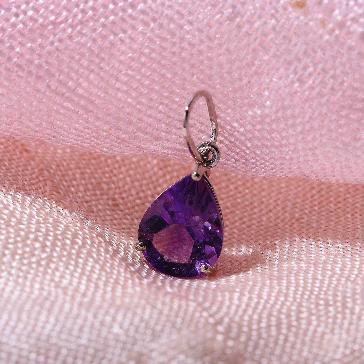 9K White Gold Lusaka Amethyst Solitaire Pendant 1.00 Ct.