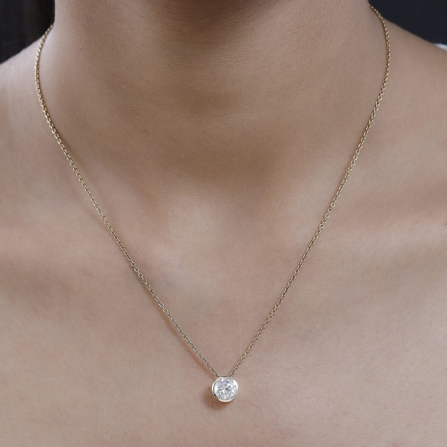 9K Yellow Gold Moissanite Solitaire Circle Pendant 1.17 Ct