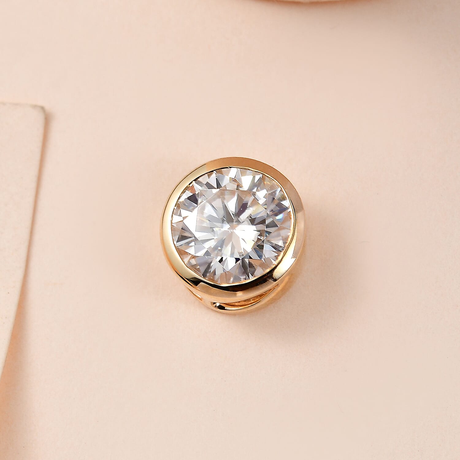 9K Yellow Gold Moissanite Solitaire Circle Pendant 1.17 Ct