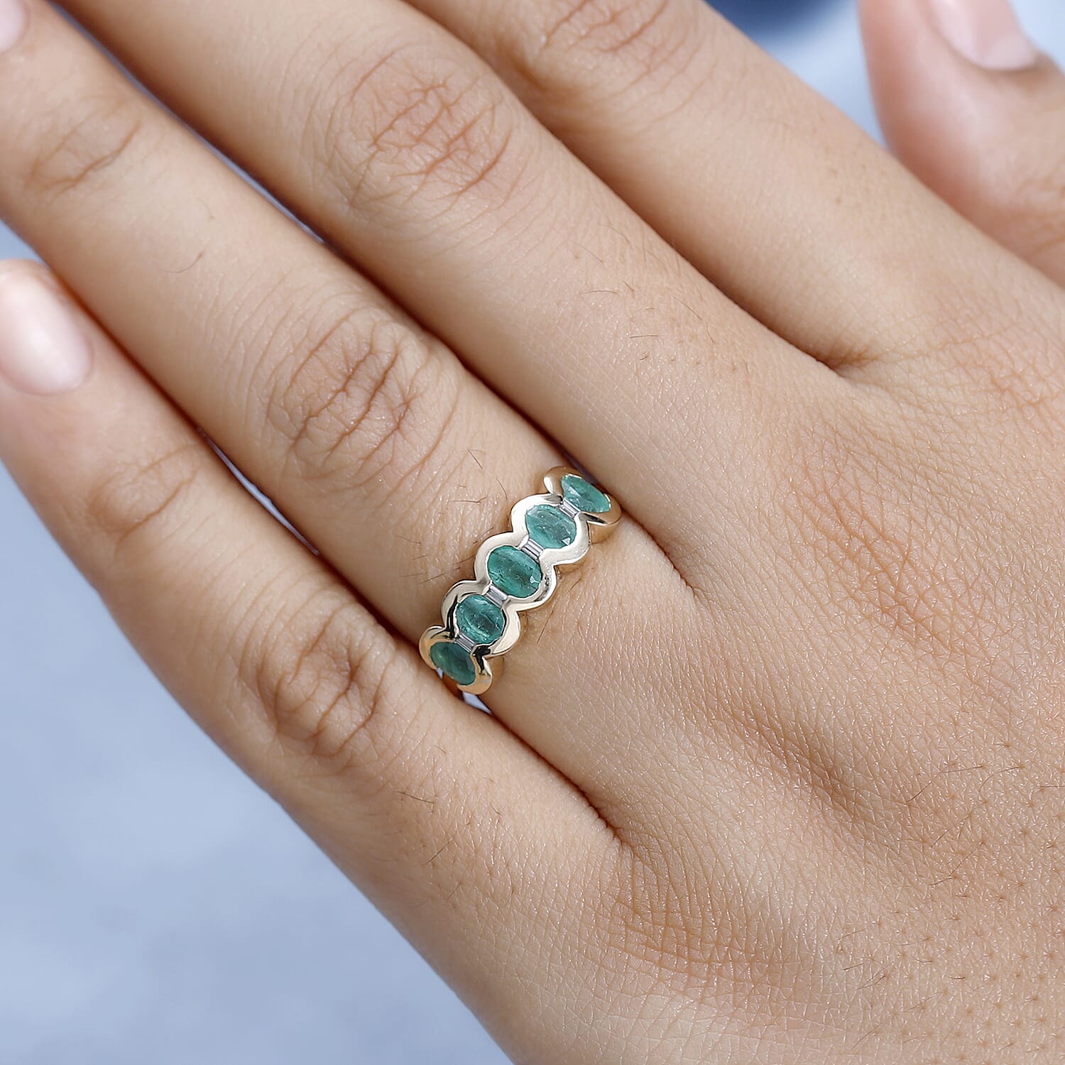 9K Yellow Gold Emerald & Moissanite Band Ring 1.15 Ct